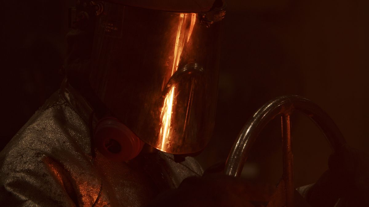 Molten steel ladle — Discovery Channel