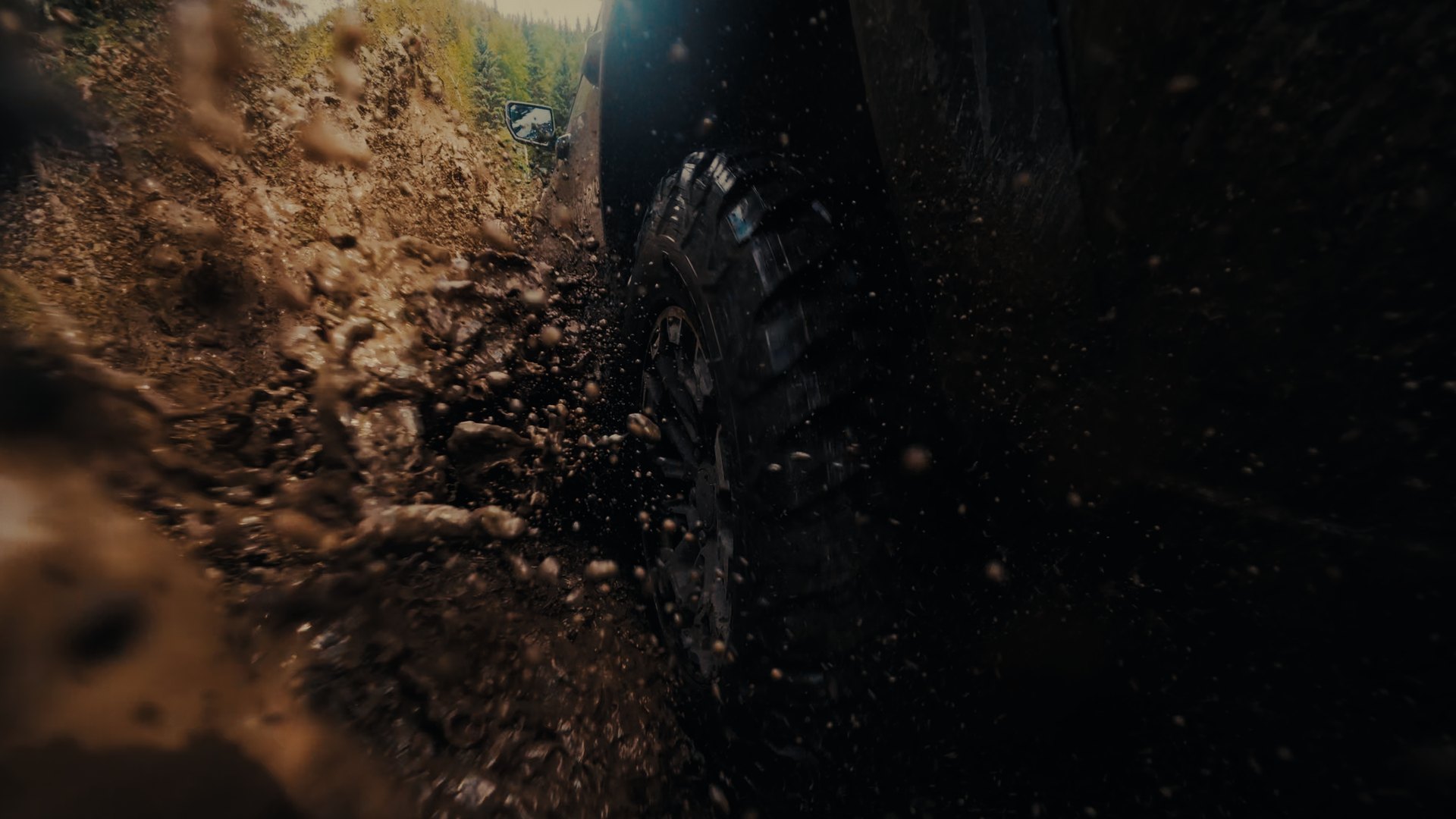 Mud splatter detail — Hankook MT2 frame